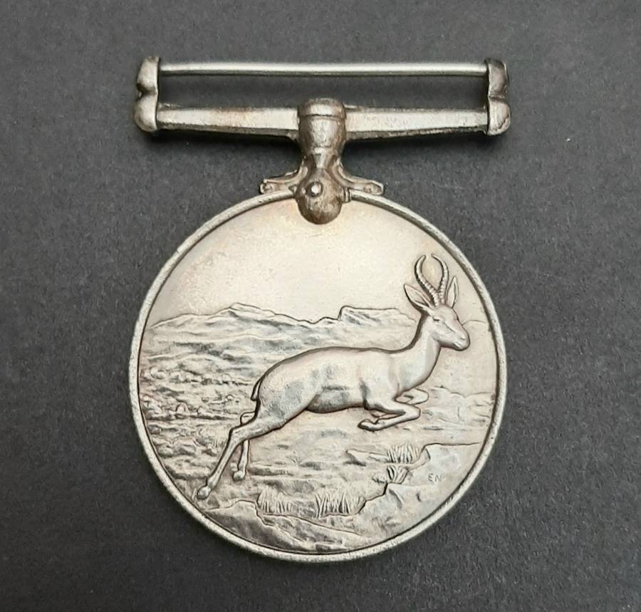 **WW2: .925 Silver Africa Service Medal (33.62 g).**