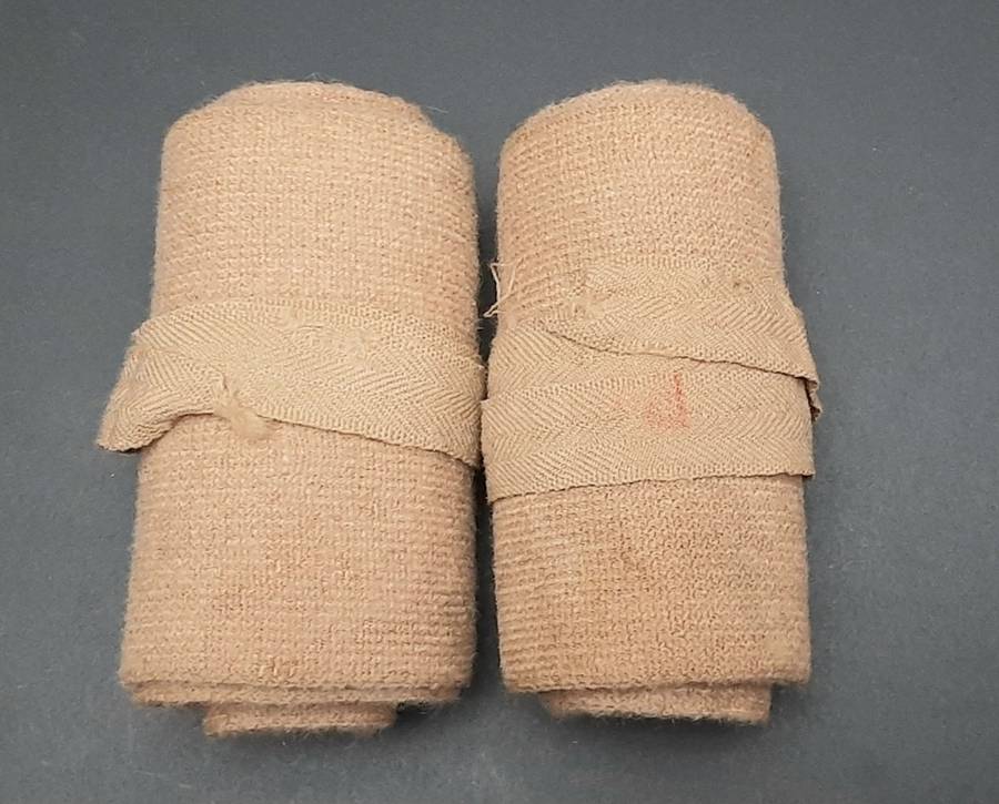 **WW2 : Rhodesian Army Wool Blend Boot Puttees x2 (Complete).**