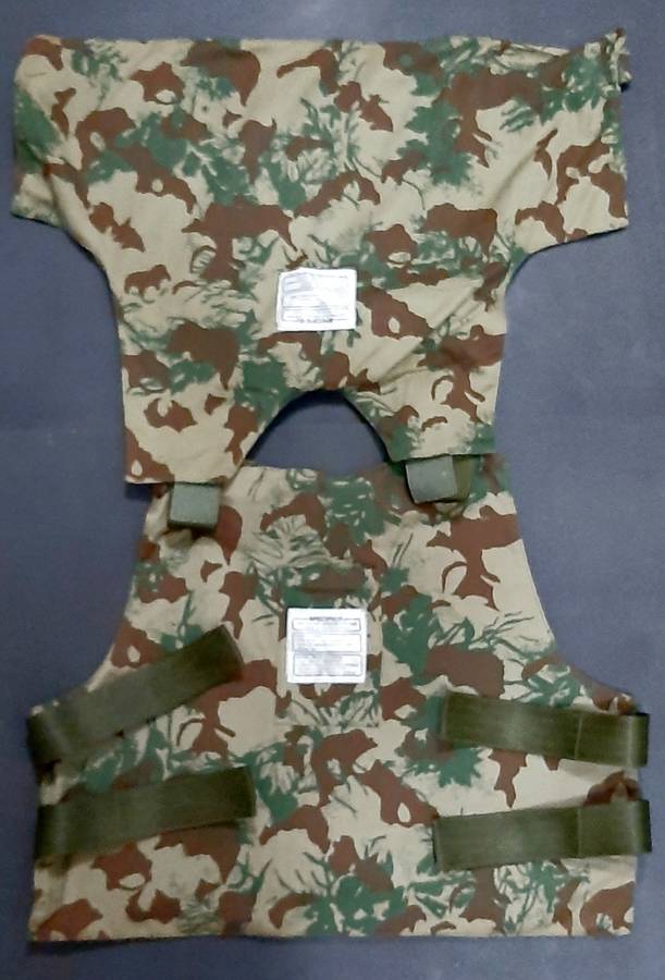 **UNISSUED : 1990s S.A.P 2nd Pattern Camouflage Bulletproof Vest Cover (X- LARGE).**
