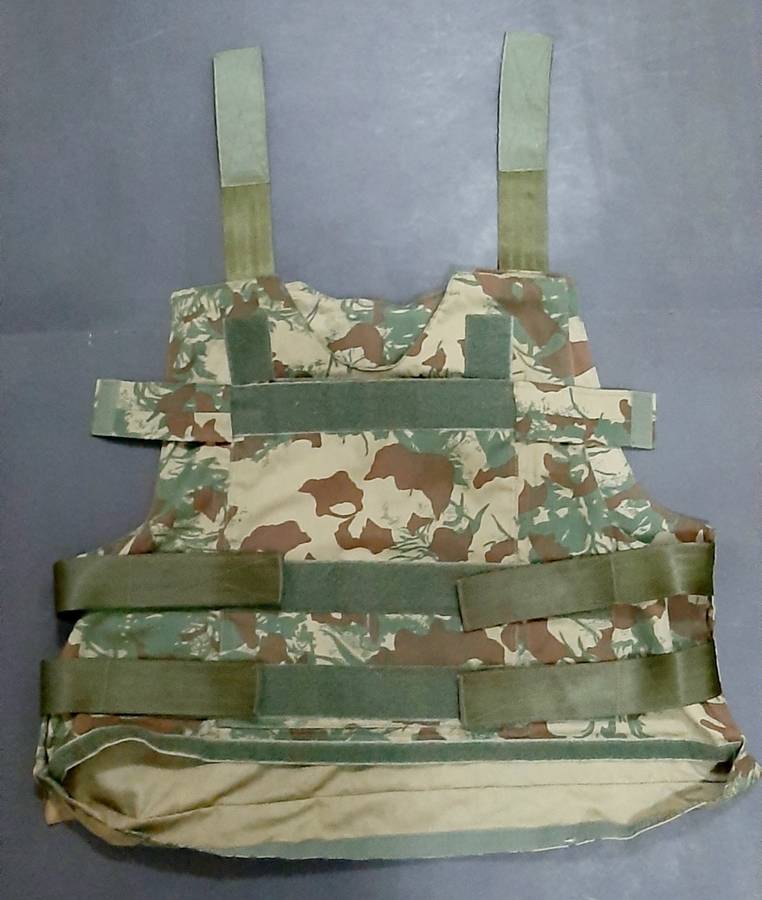 **UNISSUED : 1990s S.A.P 2nd Pattern Camouflage Bulletproof Vest Cover (X- LARGE).**