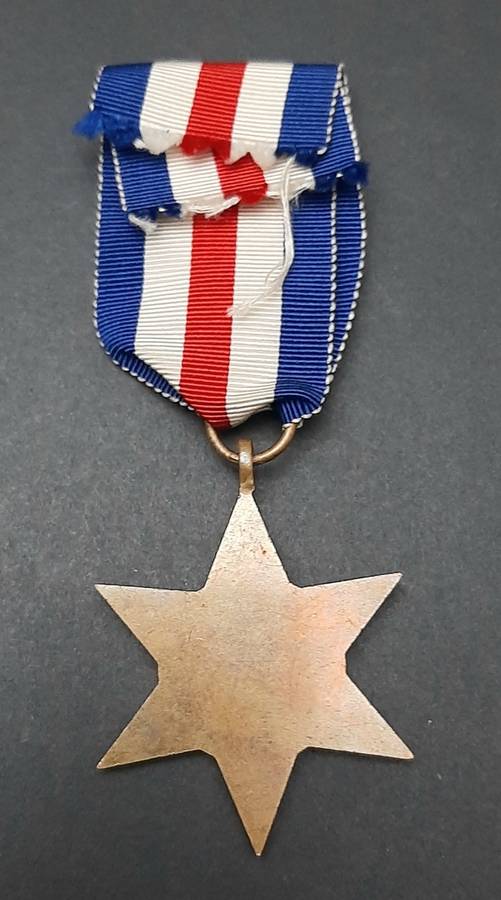 **RARE: WW2 France & Germany Star Medal w/ Ribbon (British Issue).**