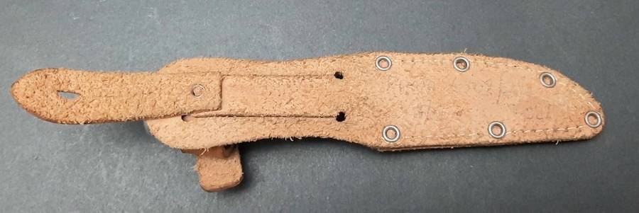 **1970s Puma Mini -Hunter`s Pocket Fob Knife w/ Scabbard (14cm).**