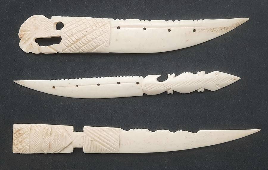 **Lot Mid-20th Century: South African Tribal Carved Bone Letter Openers x3 (16cm).**
