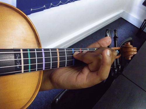 1 x violin and 1 x cello fret aid