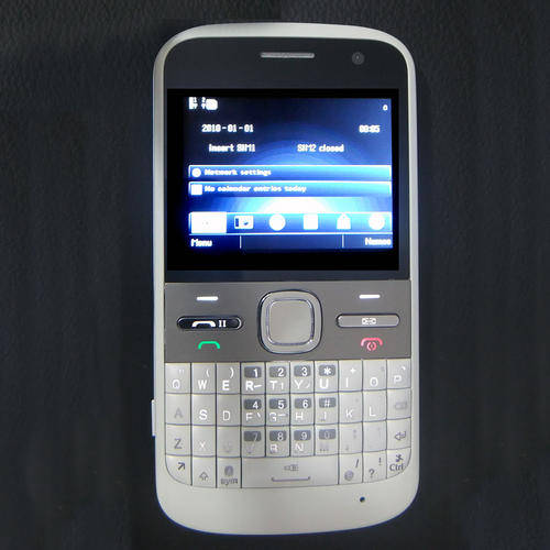 #E5-i Smartphone Dual Sim Dual Standby ,5mp camera, Bluetooth, Tourch Light, FM , in white color