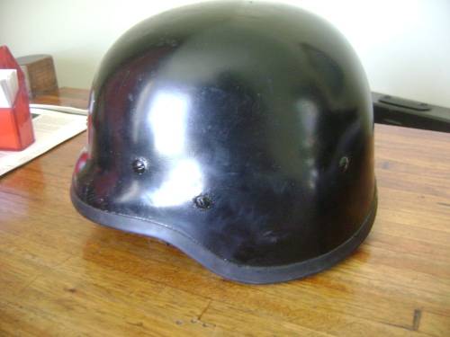 BLACK RIOT HELMUT IN GOOD CONDITION - POPULAR WITH MOTOR BIKE RIDERS