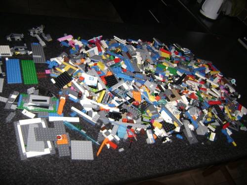 1410 PIECES OF LEGO BLOCKS AND OTHER PIECES