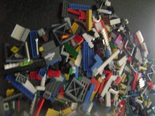 1410 PIECES OF LEGO BLOCKS AND OTHER PIECES