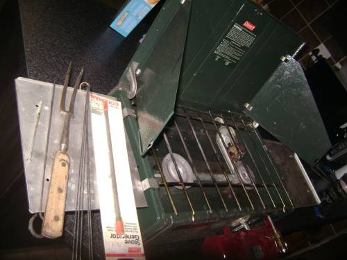 COLEMAN PARAFFIN STOVE IN GOOD CONDITION