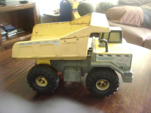 LARGE TONKA TIPPER TRUCK