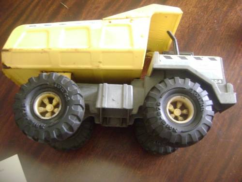 LARGE TONKA TIPPER TRUCK