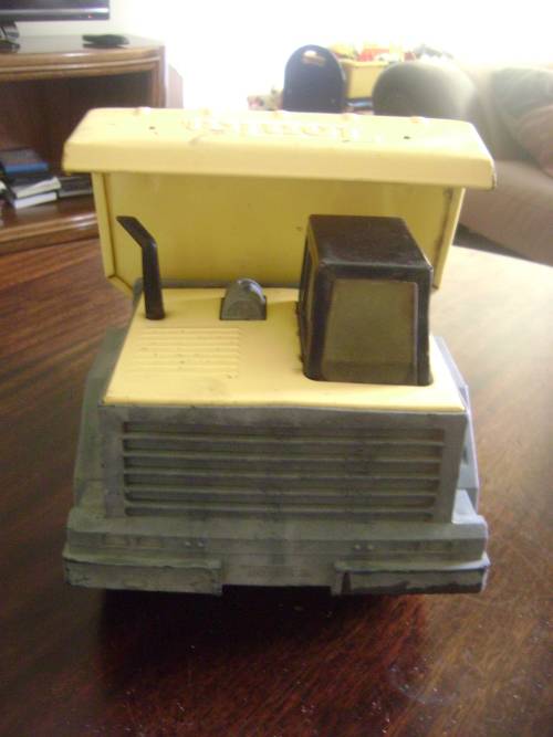 LARGE TONKA TIPPER TRUCK