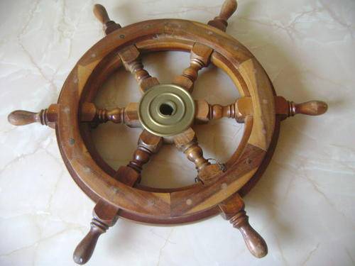 PROPER SHIPS STEERING WHEEL FOR CABIN CRUISER OR SMALL BOAT