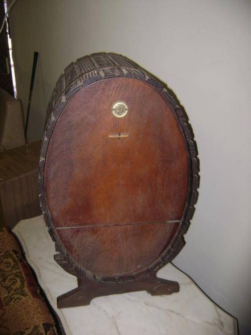 LARGE OLD WINE BARRLE WINE RACK BAR IN GOOD CONDITION