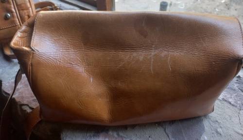 2X LEATHER HAND BAGS IN VERY GOOD CONDITION