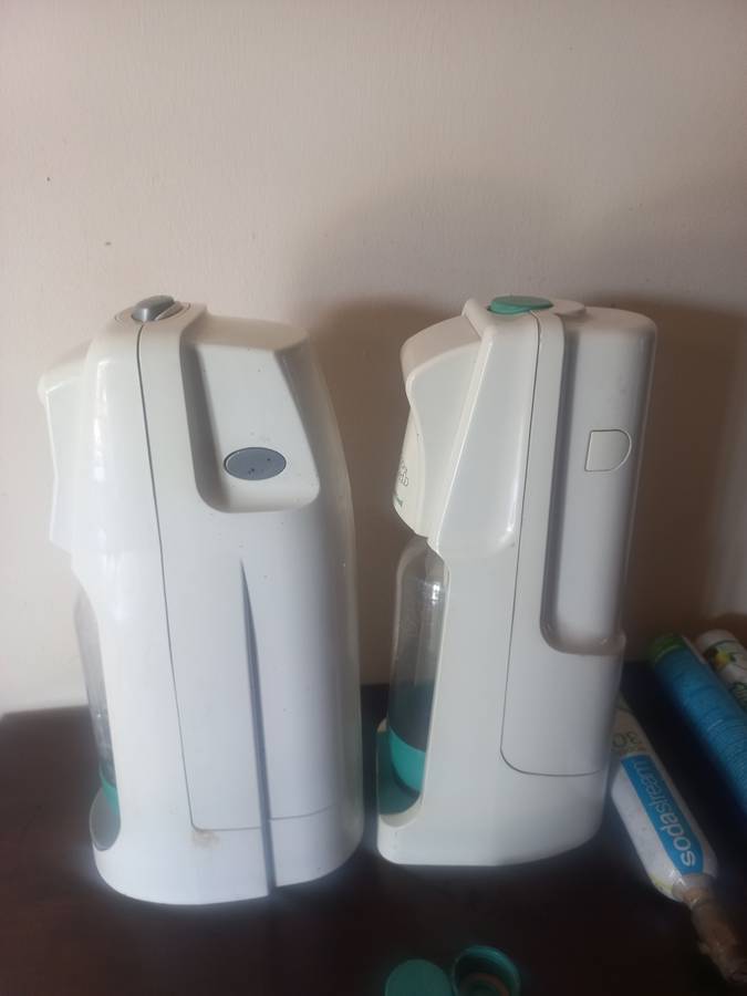 2x SODASTREAM  MACHINES WITH GAS BOTTLES