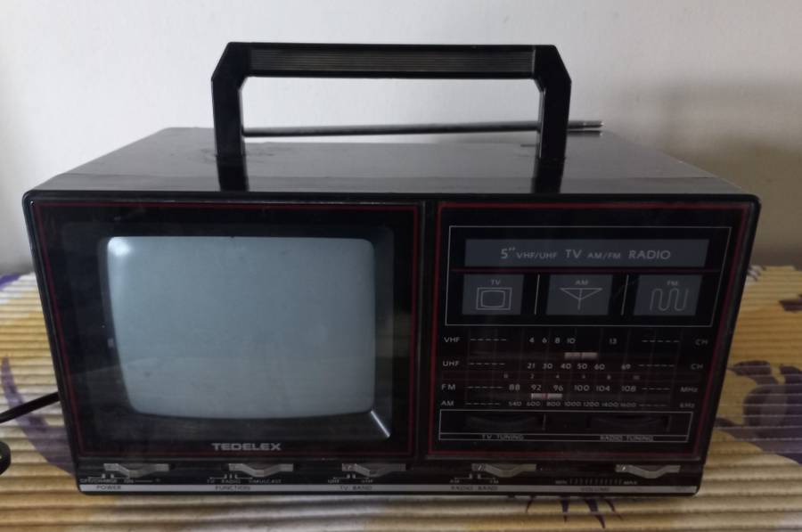 TEDELEX MINI TV AND RADIO IN  GOOD WORKING CONDITION