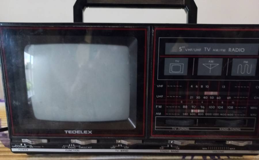 TEDELEX MINI TV AND RADIO IN  GOOD WORKING CONDITION