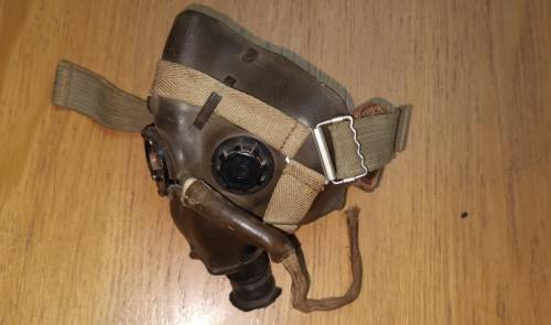 WW2 British RAF H-type Oxygen mask, dated 1945