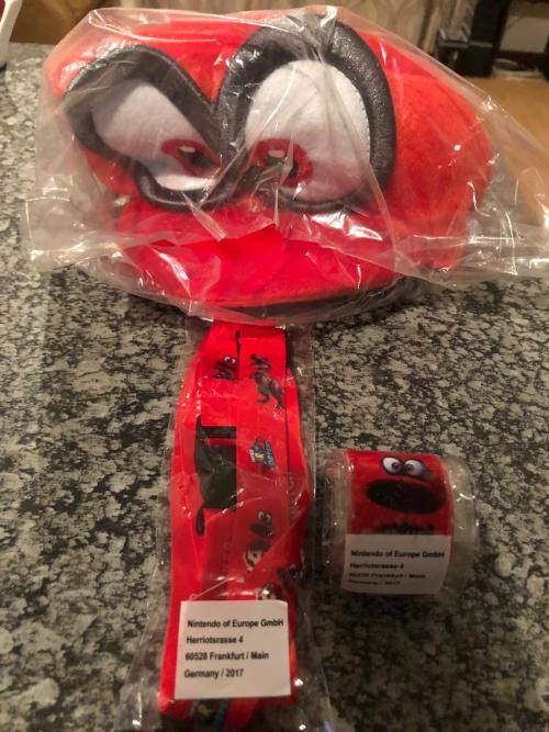 Nintendo Switch practically new used 5 times.