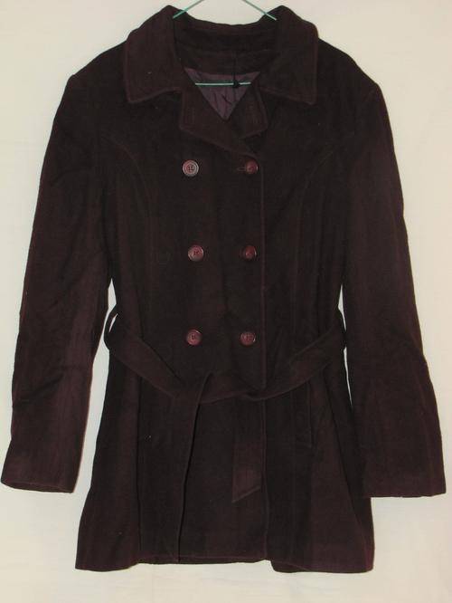 Ladies Plumb Double Breasted Winter 1/2 Coat, Warm andSmart, Size 36 - Bids Start @ R1!