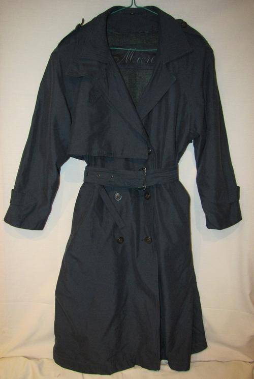 Ladies Beautiful Winter 1/2 Coat, Very Warm, Water Resistant and Comfortable, Size 36