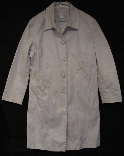 Ladies White 3/4 Coat, Lined, Water Proof and Comfortable, Size 40