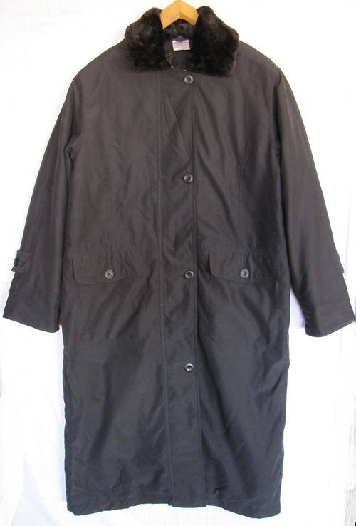 Ladies Black 3/4 Coat, Lined, Warm, Water Resistant. Comfortable With Removable Collar,Size 38
