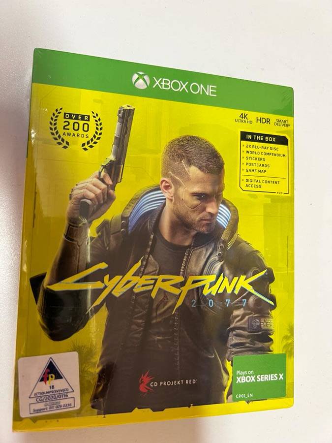 Xbox Series X Console with 4x controlles, bags, game and dust cover