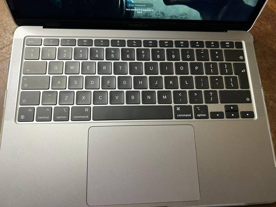 Apple MacBook Air 13-inch with Apple M1 chip 7-core GPU 256GB