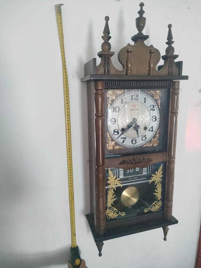 A MAGNIFICENT VINTAGE FRONTIER 31 DAY CHIMING PENDULUM WALL CLOCK WITH DATE AND DAY
