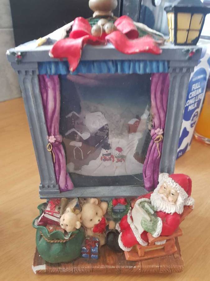 *** RARE FIND *** Wooden Christmas Music Hall Wind Up  Circa 1983 + Santa Music Box