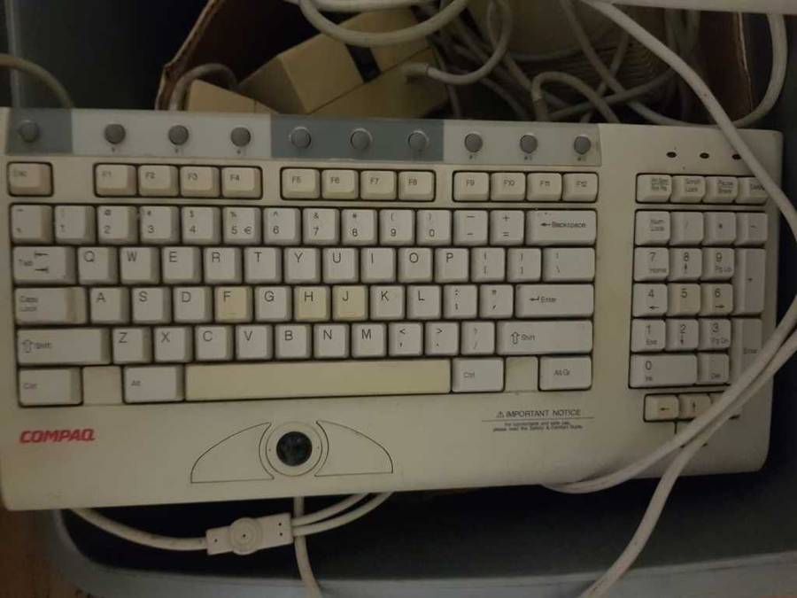 Lot Electronics | Commodore PSU`s | PSU`s | Nav Aid | Vintage Keyboard | Others