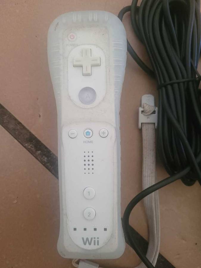 Wii Items Guitar Hero and Controller