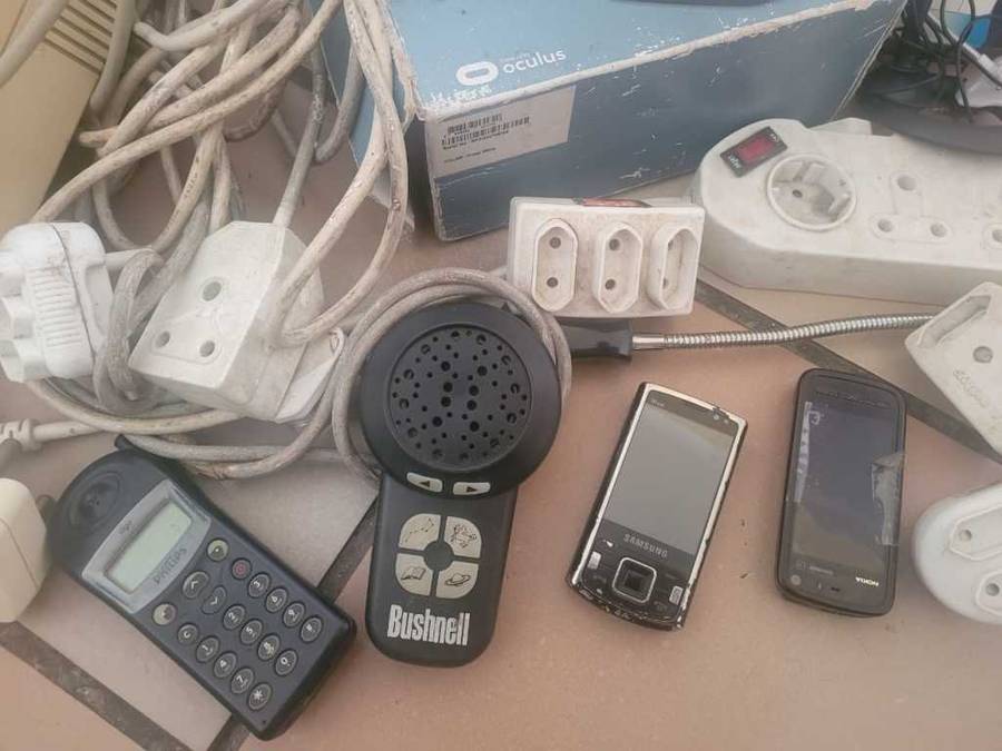 Bulk Lots Electronics | Adapters | Extension | Cell Phones | Untested