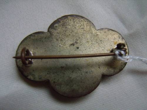 Mico Mosaic - A Stunning Black 4 leaf clover shaped Broach with delicate mosaic set on brass