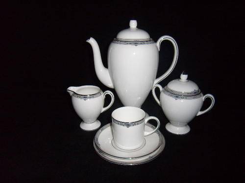 Wedgewood Tea Set - Pattern Amherst Worth R12,000.00 - Condition - As Good As New