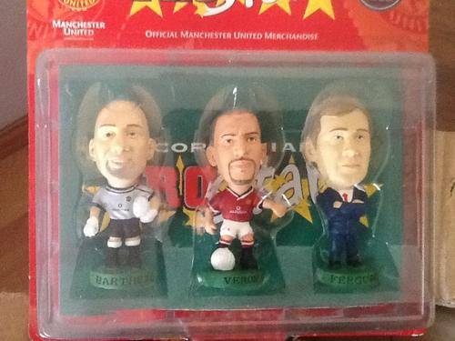27 Shell sports figurines (including collector files) PLUS 3 Manchester United figurines