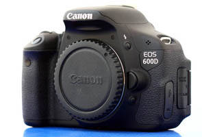 Canon EOS 600D Digital SLR Camera - Black .BODY ONLY . NOT TO BE MISSED