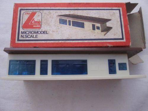 Lima N-Scale Station Building, old box