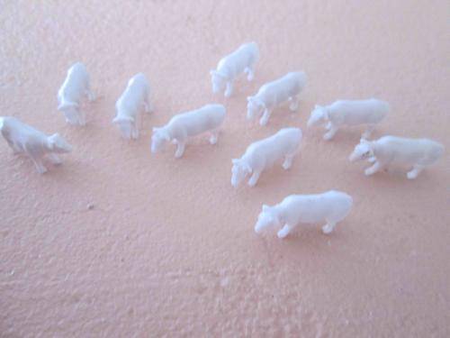 New cows in N scale, unpainted x 10
