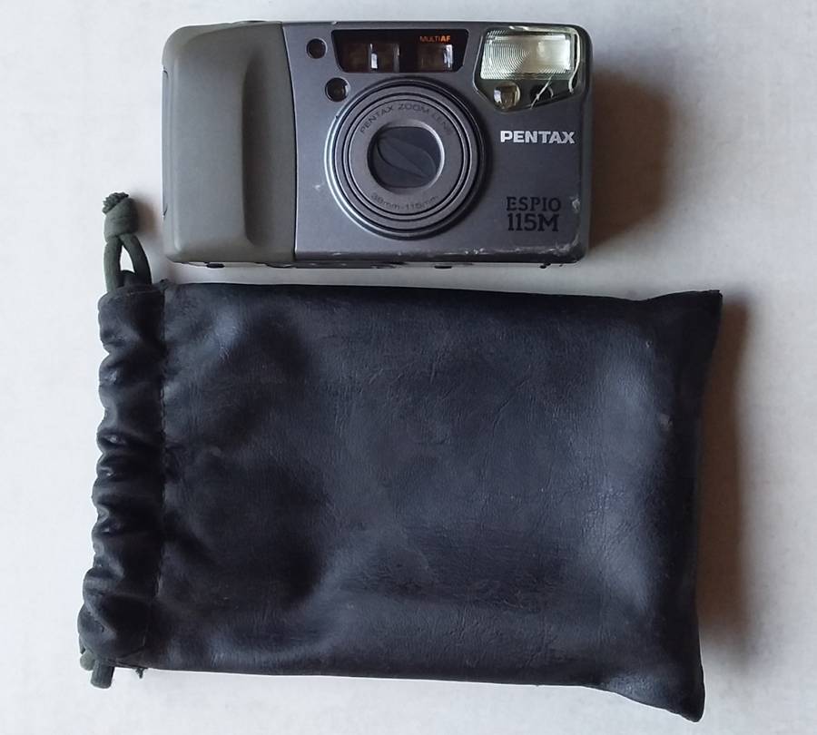 Pentax ESPIO 115M FILM Camera in good working condition.
