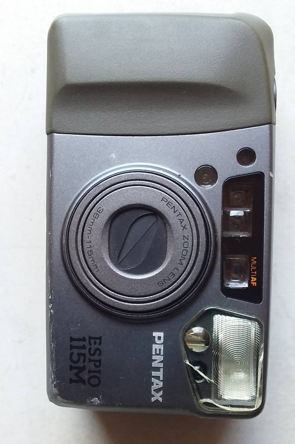 Pentax ESPIO 115M FILM Camera in good working condition.