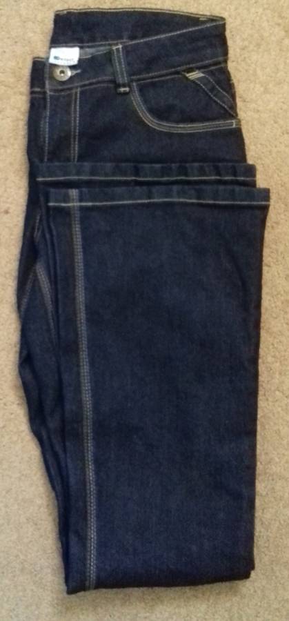 NEW Ladies Kelso Jeans like new size 36 bootleg low waist dark blue never worn