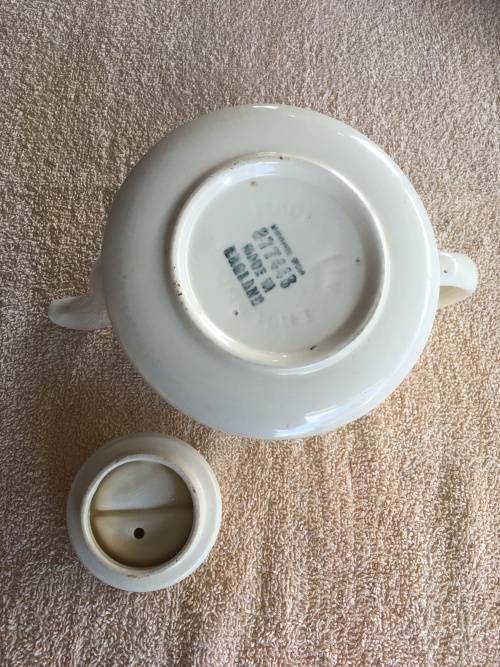 ***Spring Special*** Beautiful Original 1960's Cream Retro Tea Pot