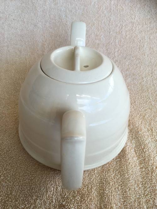 ***Spring Special*** Beautiful Original 1960's Cream Retro Tea Pot