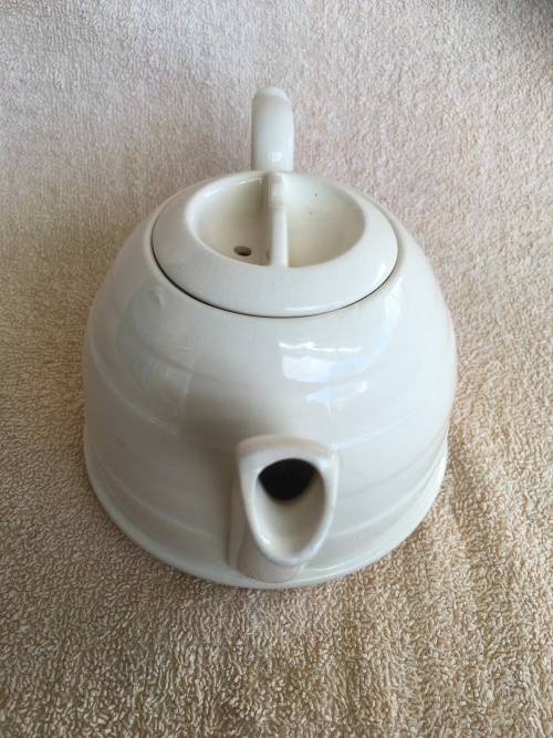 ***Spring Special*** Beautiful Original 1960's Cream Retro Tea Pot