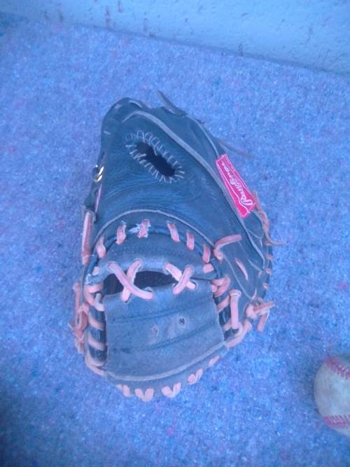 RAWLINGS BASEBAL GLOVE AND BALL