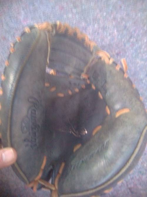 RAWLINGS BASEBAL GLOVE AND BALL