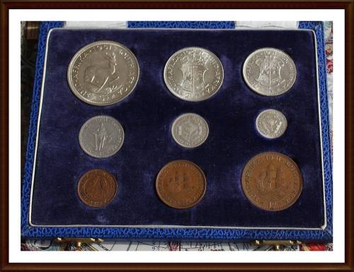 1951 S.A.U,  Excellent Set Mix of Circulated Coins and AU in Good Condition, as per Photo.